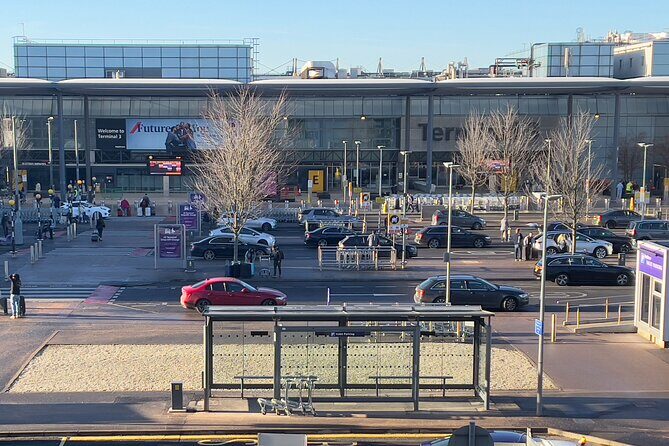 From Gatwick Airport to Heathrow Airport | Private Transfer - The Transfer Experience: What You Can Expect