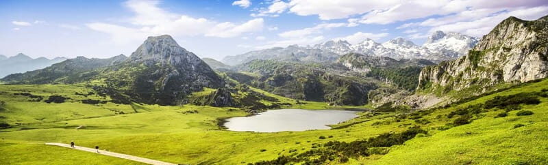 From Gijón: Covadonga Lakes, Cangas de Onís and Lastres - An In-Depth Look at the Tour Experience