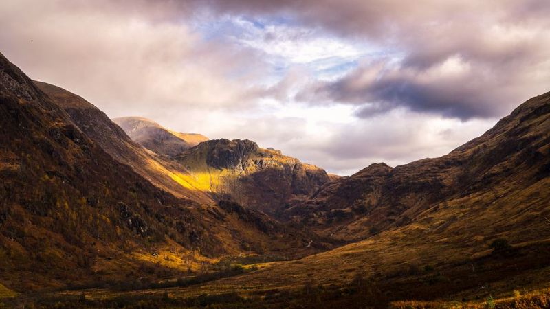 From Glasgow: Glenfinnan, Fort William, and Glencoe Day Trip - The Jacobite Monument: Scottish History With a View