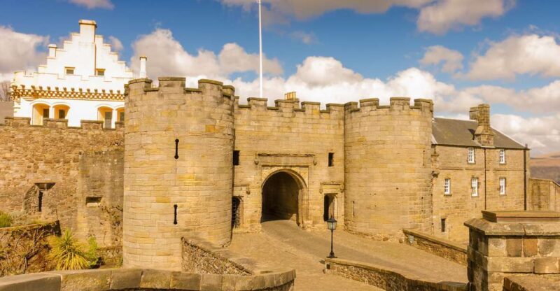 From Glasgow: Loch Lomond, Trossachs & Stirling Castle Tour - Lunch in Aberfoyle