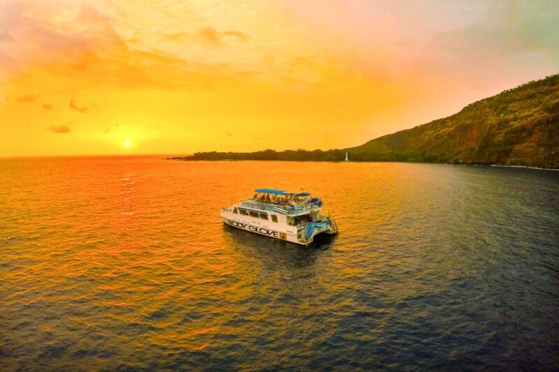 From Hawaii: Historical Dinner Cruise Tour to Kealakekua Bay - Dining Onboard