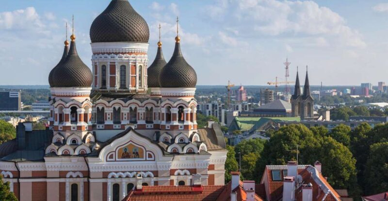 From Helsinki: Tallinn with Round-Trip Ferry & Guided Tour - Discover Tallinn from Helsinki: A Detailed Look at the Full-Day Tour