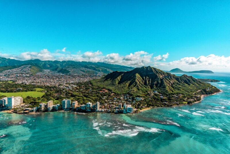 From Honolulu: Oahu 60min Helicopter Tour with Doors Off/On - Diving into the Experience