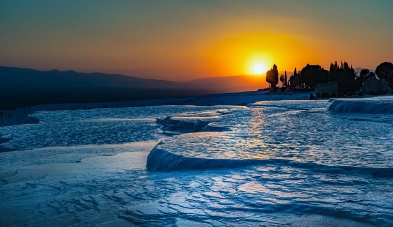 From Istanbul: Guided Pamukkale Tour with Flight and Lunch - Key Points