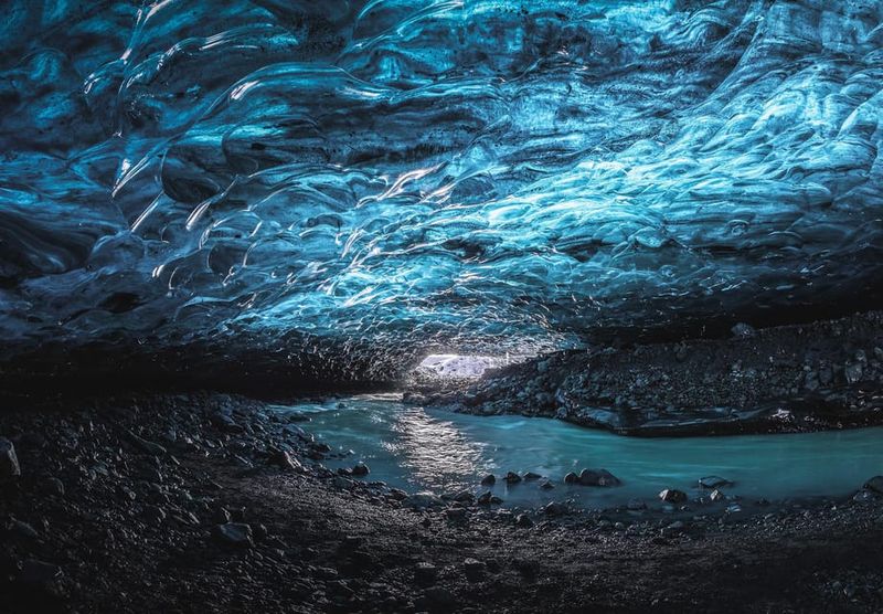 Jökulsárlón: Crystal Ice Cave Super Jeep Tour - Weather reality: what to expect when conditions change