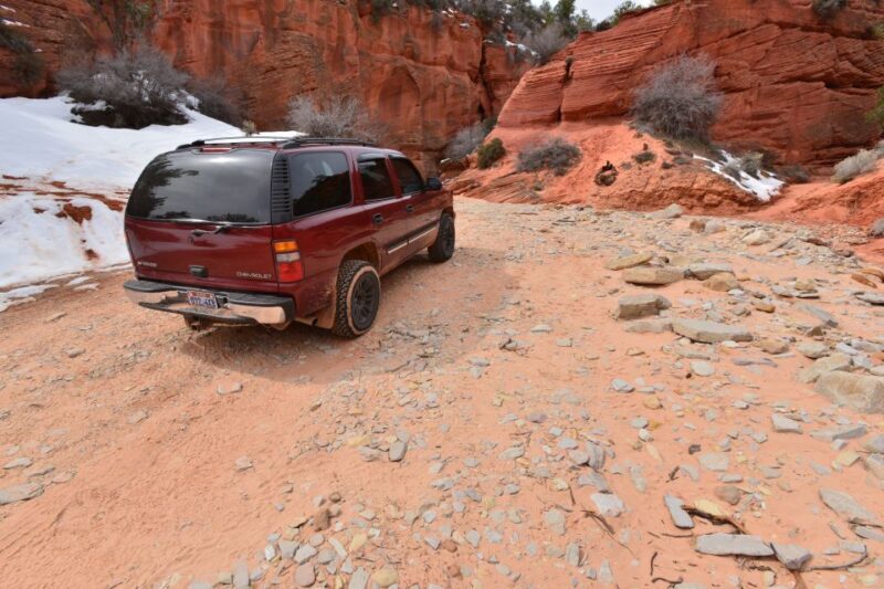 From Kanab: 3-Hour Peek-a-Boo Slot Canyon Hiking/Photo Tour - Authentic Insights from Reviews