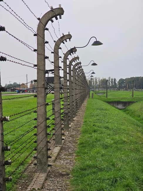 From Krakow: Auschwitz-Birkenau Guided Tour with Pickup - A Closer Look at the Auschwitz-Birkenau Guided Tour