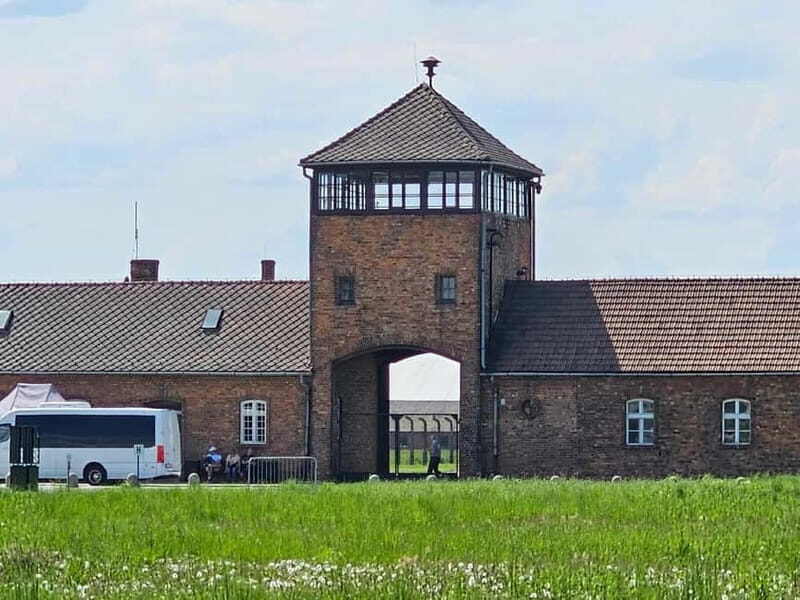 From Krakow: Auschwitz-Birkenau & Wieliczka Salt Mine Tour - The Itinerary: What You Can Expect from This Tour