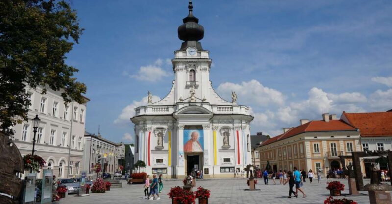 From Krakow: Full-Day Wadowice & Czestochowa Tour - A Detailed Look at the Experience