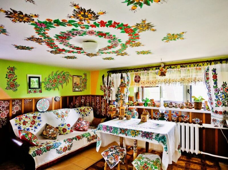 From Krakow: Malopolska, Bochnia, Zalipie & Tarnow Tour - Zalipie: A Village Painted with Love