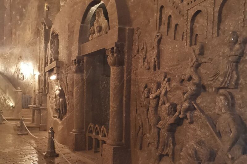 From Krakow: Wieliczka Salt Mine Tour in Italian - FAQs