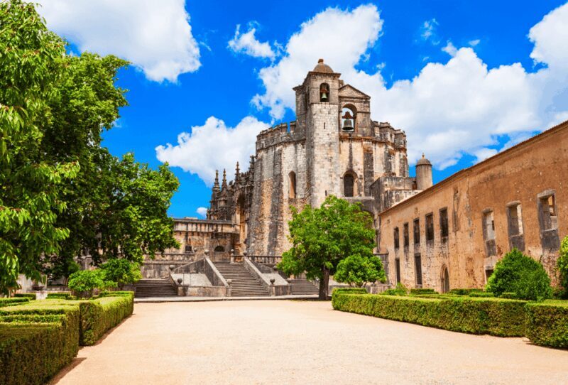 From Lisbon: Fátima, Batalha, Nazaré, and Óbidos  Small groups - What Are the Downsides?