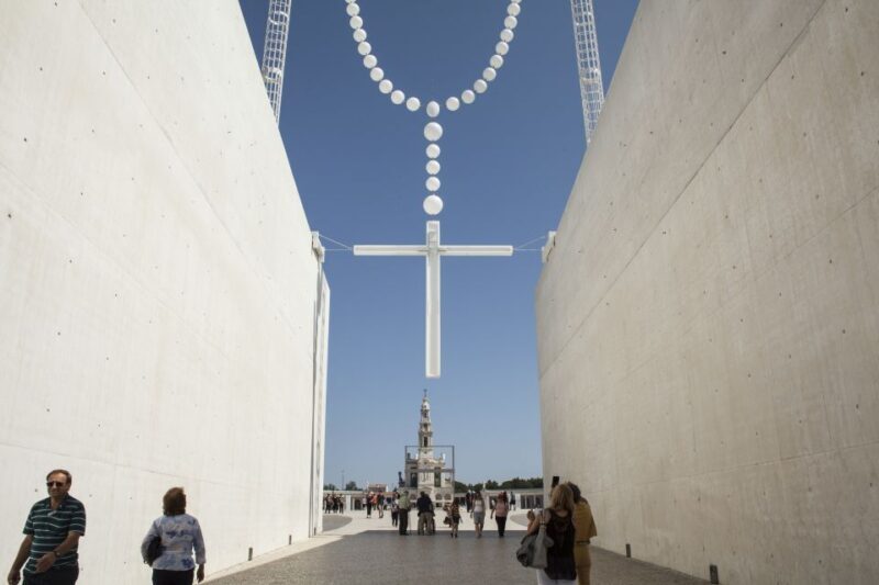 From Lisbon: Fatima, Nazaré and Óbidos Full Day Private Tour - The Sum Up