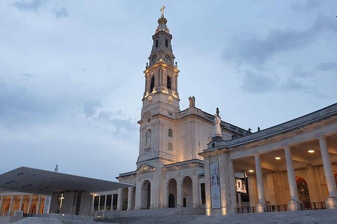 From Lisbon: Fátima, Nazaré, Batalha and Óbidos Guided Tour - FAQs