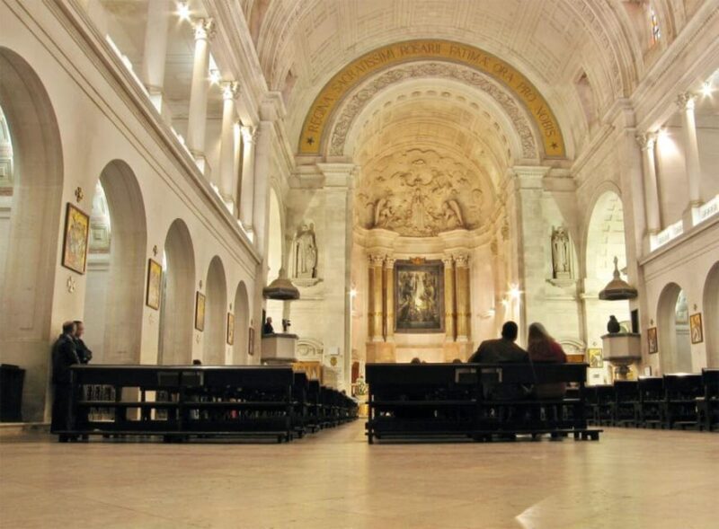 From Lisbon: Fátima, Nazaré, Batalha and Óbidos Private Tour - Key Points