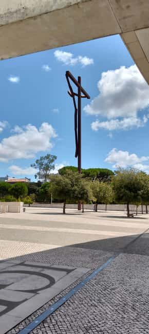 From Lisbon: Fatima, Valinhos, and Wine Cellar Tour - Key Points