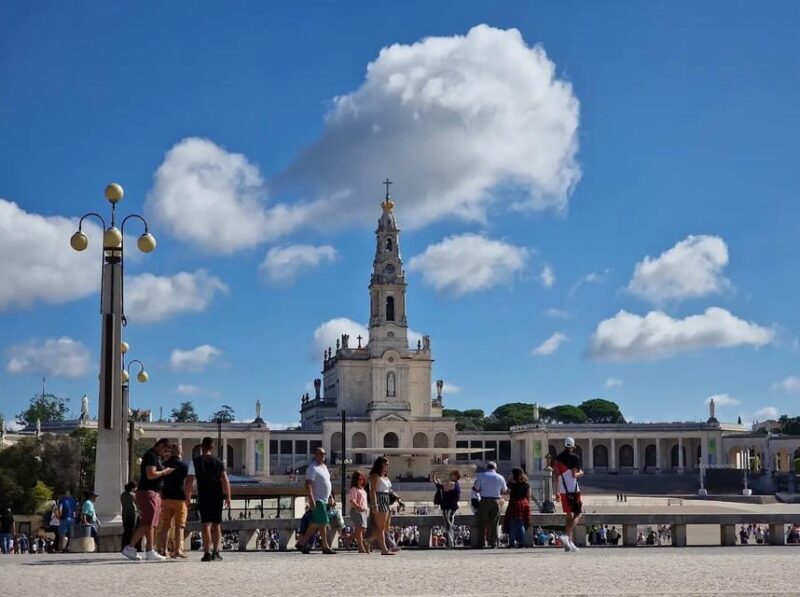 From Lisbon: Guided tour of Fátima, Nazaré and Óbidos - Exploring Portugal in a Day: What to Expect