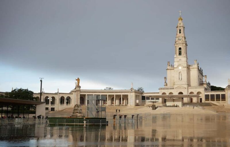From Lisbon: Óbidos, Nazaré, and Fátima Day Trip - A Detailed Look at What the Tour Offers
