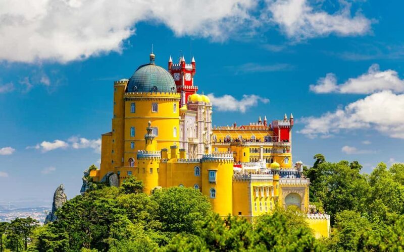 From Lisbon: Pena Palace, Moorish Castle & Cabo da Roca tour - FAQ