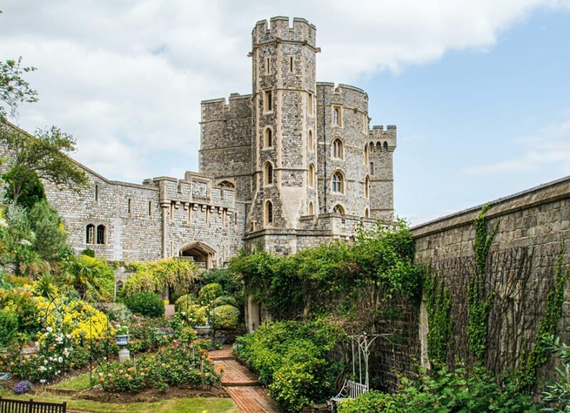 From London: Day Tour to Cambridge University+Windsor Castle - FAQ