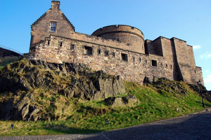 From London: Day Trip to Edinburgh by Rail with Castle Entry - Return Journey: Long but Organized