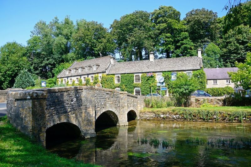 From London: Full-Day Cotswolds Small-Group Tour - Stow-on-the-Wold: market square energy and a historic pub
