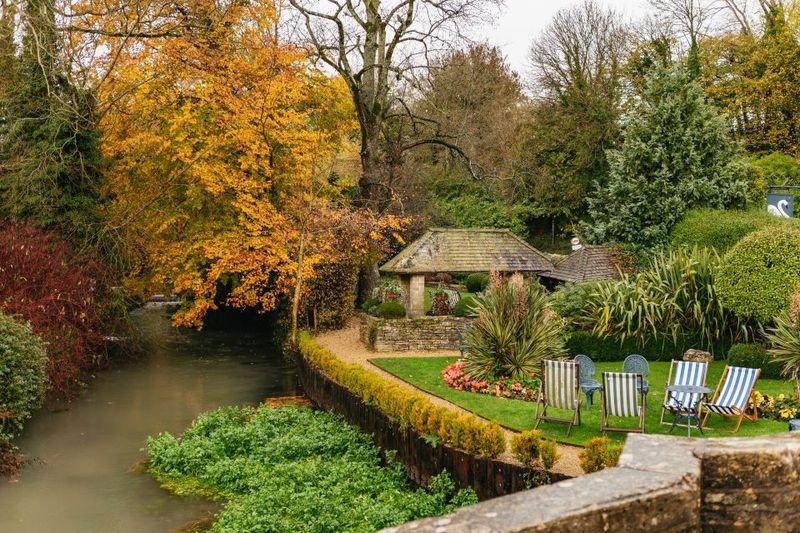 From London: Full-day Cotswolds Tour with Optional Lunch - Guides and Drivers: The Part Travelers Most Often Sing About