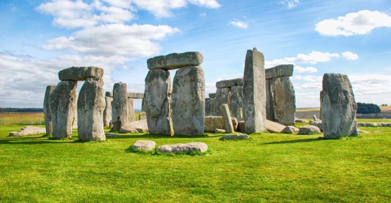 From London: Private Trip to Stonehenge with Hotel Transfer - Overview of the Experience
