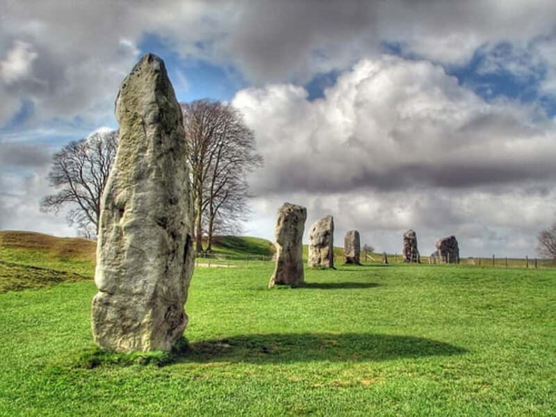From London: Stonehenge & The Stone Circles of Avebury Tour - Food & Refreshments