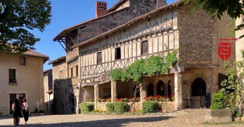 From Lyon: Medieval Town of Pérouges half day tour - Exploring Pérouges: A Step Back in Time