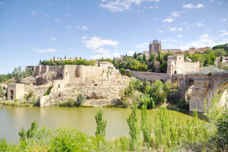 From Madrid: Toledo and Segovia Guided Day Trip - The Itinerary Breakdown
