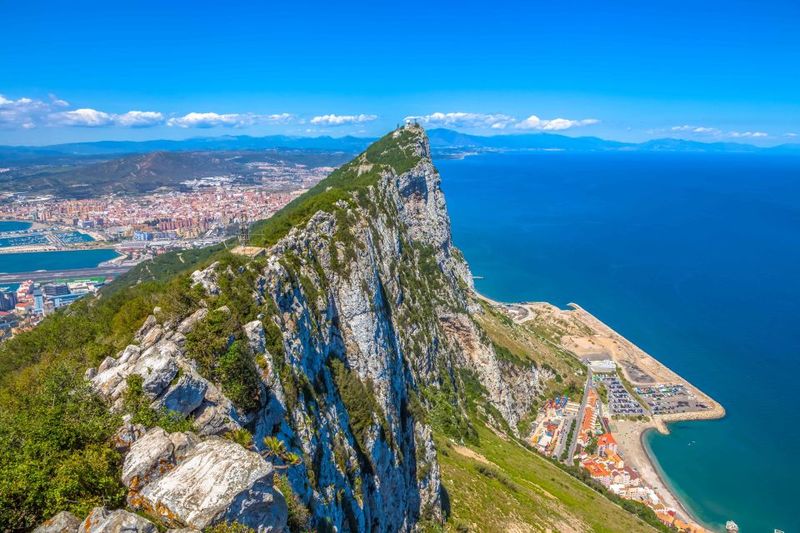 From Malaga and Costa del Sol: Gibraltar Sightseeing Tour - Shopping smart: passports, receipts, and easy border sanity