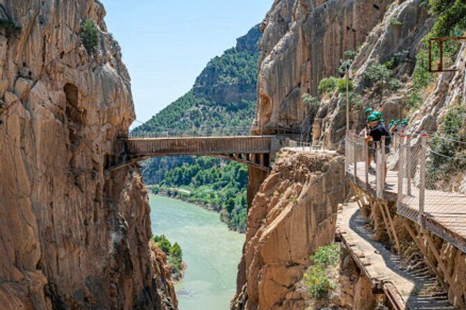 From Malaga Caminito del Rey Guided Tour with transportation - FAQs