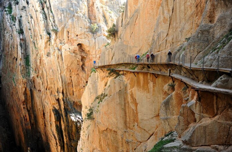 From Málaga: Caminito del Rey Small-Group Tour with Picnic - The Experience in Detail