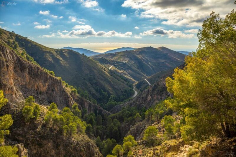From Málaga: El Saltillo Gorge and White Village Hiking Tour - Who Should Consider This Tour