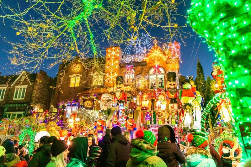 From Manhattan: 4-Hour Dyker Heights Holiday Lights Bus Tour - Key Points You’ll Care About