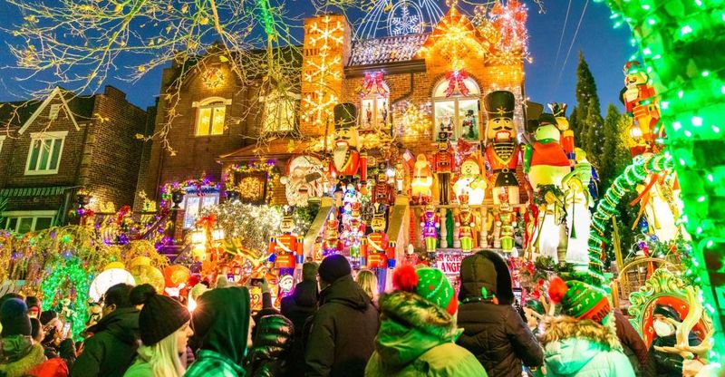 From Manhattan: 4-Hour Dyker Heights Holiday Lights Bus Tour - Dyker Heights Holiday Lights Bus Tour: The Real Deal in 4 Hours