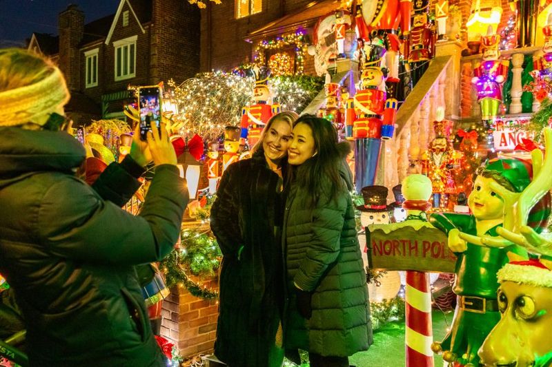 From Manhattan: 4-Hour Dyker Heights Holiday Lights Bus Tour - The Walk Itself: What You’ll See Up Close
