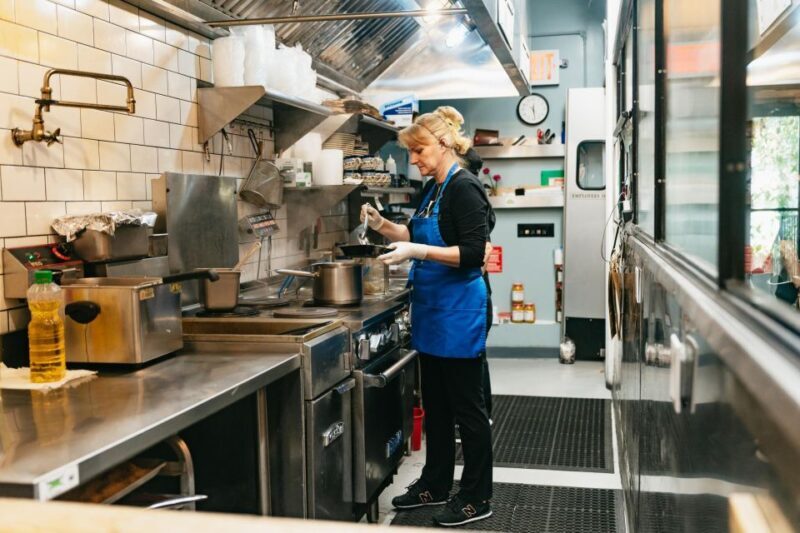 From Manhattan: Half-Day Brooklyn Food and Culture Bus Tour - Key Points