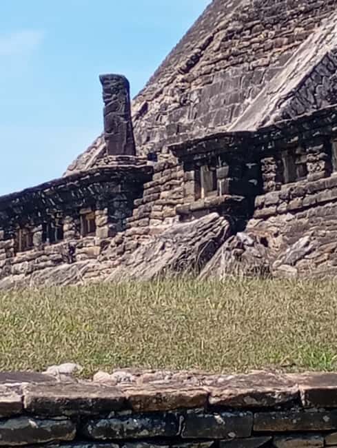 From Mexico City: El Tajín Day Trip with Guide - Exploring the Ruins: A Walk Through History