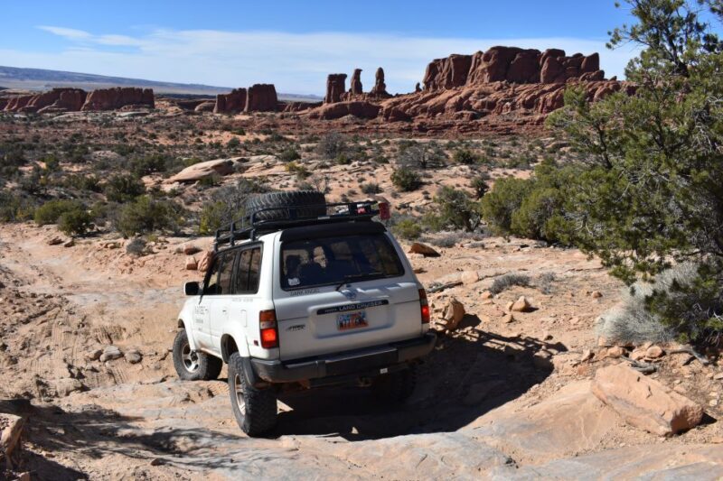 From Moab: Arches National Park 4x4 Drive and Hiking Tour - Highlights and Unique Sights