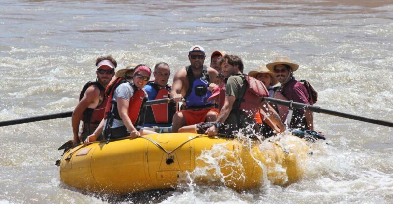 From Moab: Canyonlands 4x4 Drive and Colorado River Rafting - Exploring Canyonlands and the Colorado River in Depth