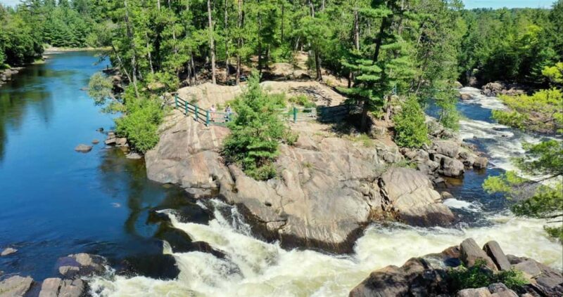 From Montreal: Treetop Trek, Ziplines + beach or waterfall. - FAQ