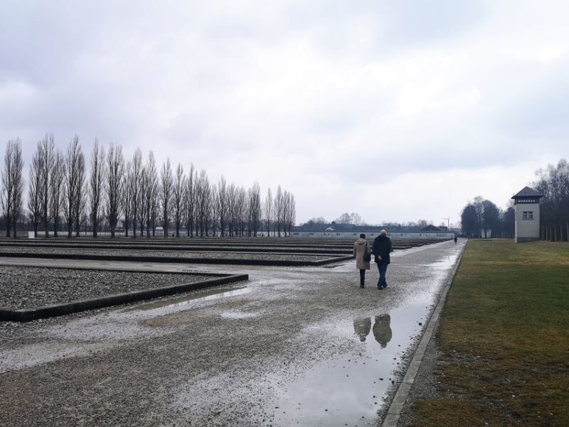 From Munich: Dachau Memorial Site Tour in Spanish - A Deep Dive into the Dachau Memorial Site Tour