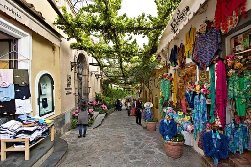 FROM NAPLES CENTER AND PORT: SORRENTO POSITANO AND AMALFI FULL-DAY TOUR - The Guides and Their Role