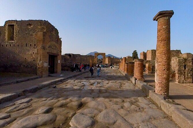 From Naples to Pompeii: Unlock the Secrets of the Past - A Deep Dive into the Pompeii Tour
