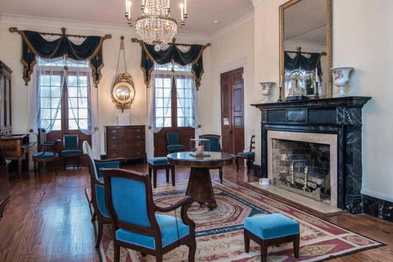 From New Orleans: Oak Alley and Laura Plantation Guided Tour - Key Points