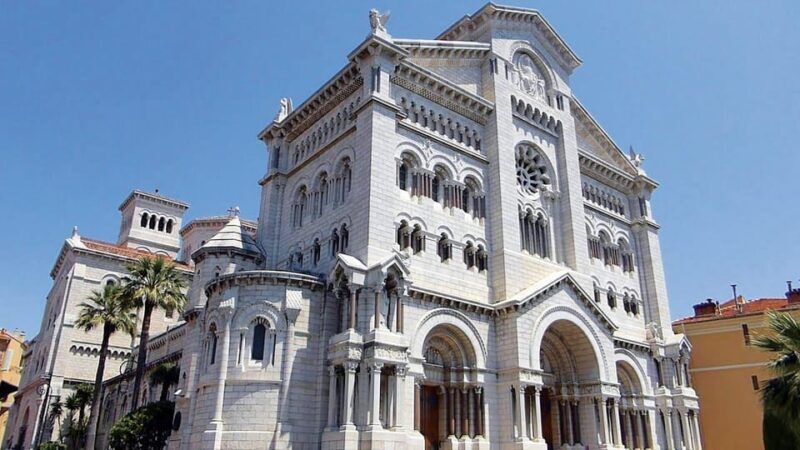 From Nice: half-day to Monaco, Monte-Carlo and Eze - A Closer Look at the Tour