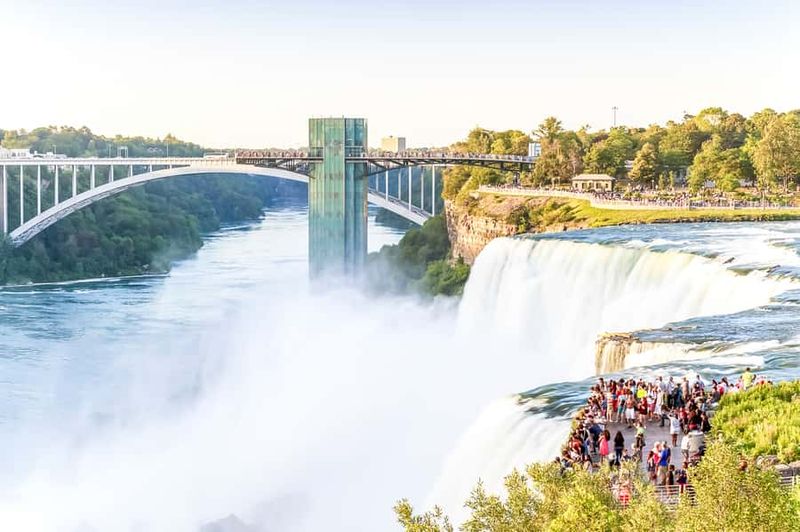From NYC: 1-Day Niagara Falls Tour - Breakfast and early Niagara morning: start calm, then go loud