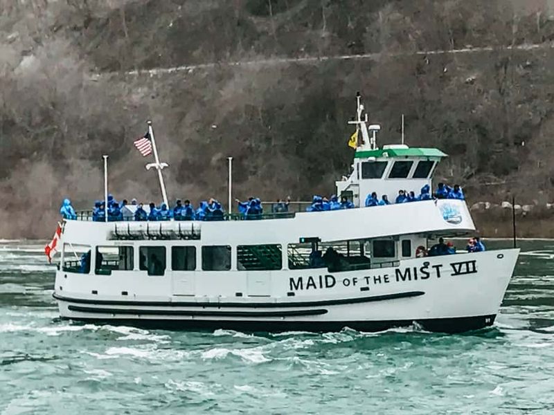 From NYC: 1-Day Niagara Falls Tour - Guided walks that keep you from missing the best angles